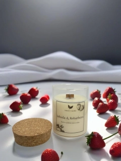 Sójová svíčka s korkem - Jahoda & Rebarbora